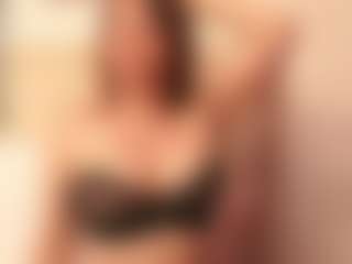 Live cam show with CassieHilton - Brown Eyes Red Hair on Camsoda
