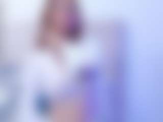 Live cam show with CassieHilton - Housewife on hotwifechat.live