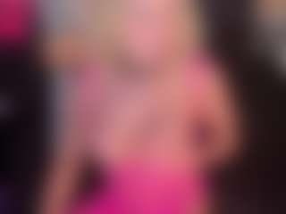 Live cam show with AmJ4play - Cougar on Mixed Magazine Live