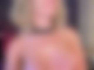 Live cam show with AmJ4play - Cougar on Strip Flash - Live Sex Shows