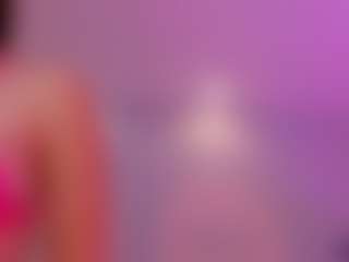 Live cam show with CorinneRusso - Small Ass on Camsoda
