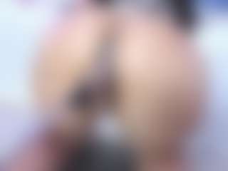 Live cam show with Shalom - Striptease Granny on Camsoda