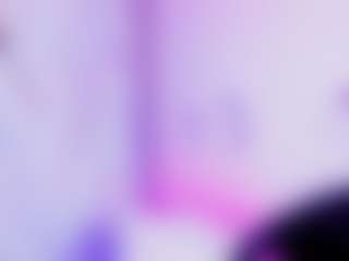 Shalom MILF webcam performer live streaming