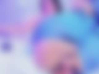Shalom MILF webcam performer live streaming