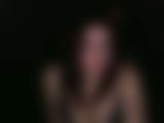 Live cam show with Nalani Cakes - Outside on AdultVida.com