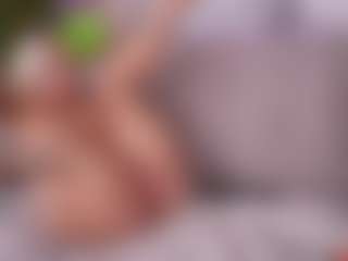 Live cam show with BambiKayy - Strapon on Camsoda