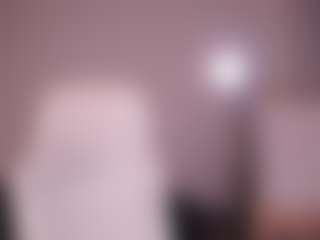 Live cam show with GigiLee - Striptease Asian on Latina Girls