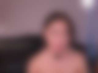 Live cam show with GigiLee - Lovense Teen (18+) on CamSextacy