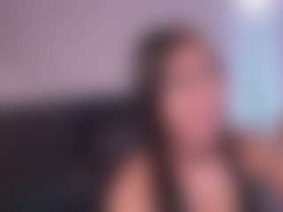Live cam show with GigiLee - Seduction on madthumbs