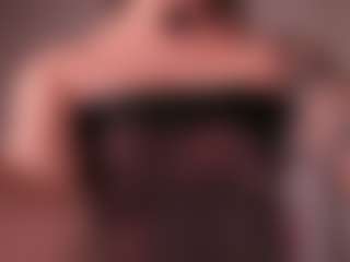 Live cam show with GigiLee - Striptease Asian on CamwithHer