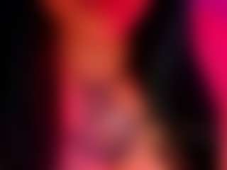 zilla93 MILF webcam performer live streaming