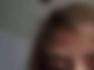 zilla93 MILF webcam performer live streaming