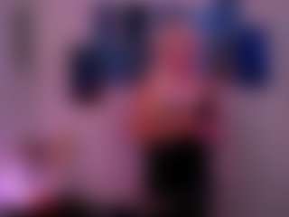 Live cam show with blondie-melisa - Fingers on Mixed Magazine Live