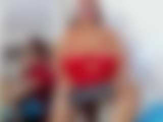 salome MILF webcam performer live streaming
