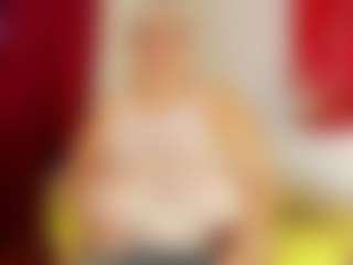 salome MILF webcam performer live streaming