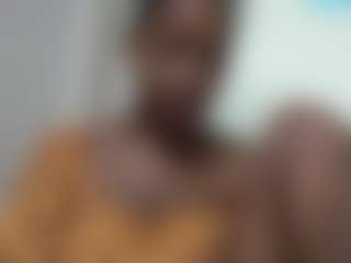 Live cam show with Queen-sasha - Ebony Petite on CamwithHer
