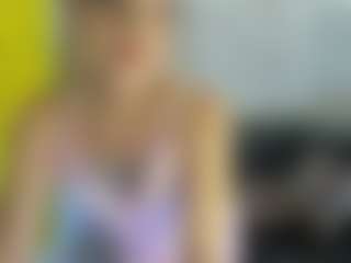 Live cam show with HeidySumers - Drinking on intimatelivegirls.com