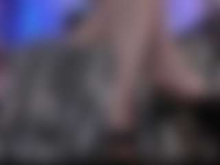 Live cam show with CyberXGoddess - Athletic Middle Aged on Lustler