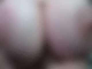 Live cam show with MelanyIsabella1 - Facial Piercings on camwithhim.com