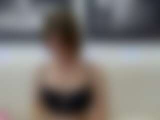 Live cam show with Kira-Mour - Trimmed on parknlotfishbdy