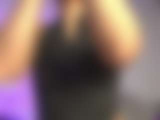 Live cam show with ElizabethMansson - Shaved Pussy on fapnchat