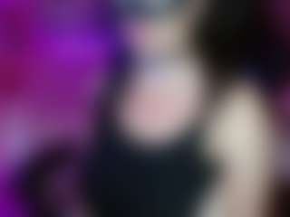 jhuliaHillss MILF webcam performer live streaming