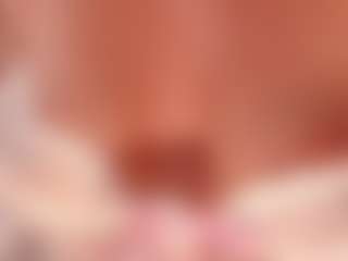 Live cam show with AmberLewis - Chubby on StripNow