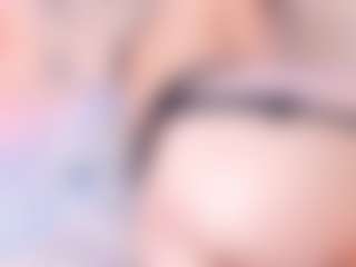 Live cam show with Riley thompson - Teen (18+) on eurowanks.com