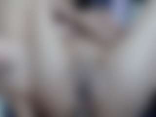 Live cam show with D A N I E L A - Brown Eyes on Mixed Magazine Live