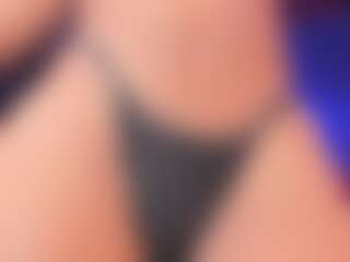 KloeSuarez's Live Sex Cam Show