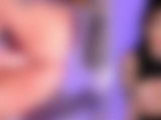 Live cam show with MicheleBrooks - Toys on AdultVida.com