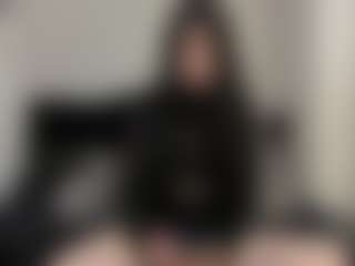 Live cam show with AmyAloqua - Oil on crypto-cams