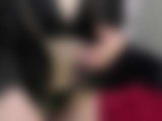 Live cam show with AmyAloqua - Skinny MILF on CamSextacy