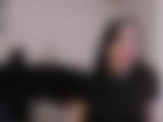 Live cam show with AmyAloqua - Oil on AdultVida.com
