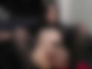 Live cam show with AmyAloqua - Goth on wildcum.com