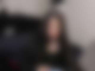 Live cam show with AmyAloqua - Skinny MILF on Camiplay Live