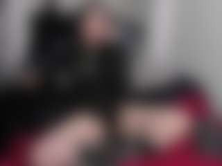 Live cam show with AmyAloqua - Petite MILF on madthumbs