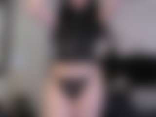 Live cam show with AmyAloqua - Petite MILF on Strip Flash - Live Sex Shows