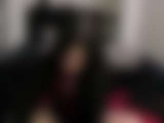 Live cam show with AmyAloqua - Petite MILF on slutload