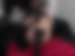 Live cam show with AmyAloqua - Petite MILF on alttransgirls