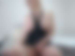 Live cam show with Anna-Stellari - Blonde Hair MILF on thefappeningchat.com