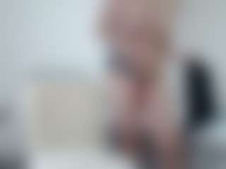 Live-camshow met Anna-Stellari - Public op Camsoda