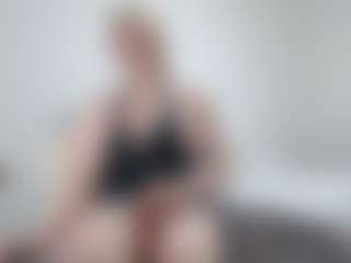 Live cam show with Anna-Stellari - Blonde Hair Middle Aged on Camsoda