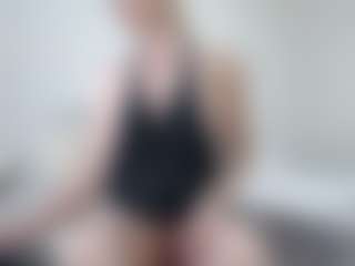 Live cam show with Anna-Stellari - Bikini on livesuperchat.net
