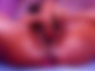 sofia-dkr MILF webcam performer live streaming