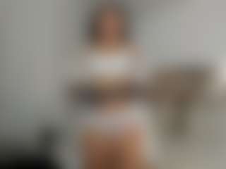 Live cam show with AgathaaWhite - Latina MILF on Mixed Magazine Live | colombia