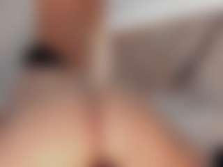 AgathaaWhite MILF webcam performer live streaming
