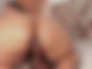 AgathaaWhite MILF webcam performer live streaming