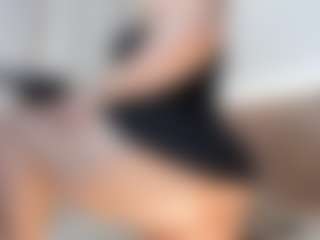 Live cam show with AgathaaWhite - Anal MILF on AdultVida.com