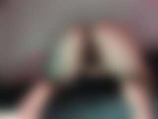 Live cam show with AgathaBolton - Twerking on Latina Girls